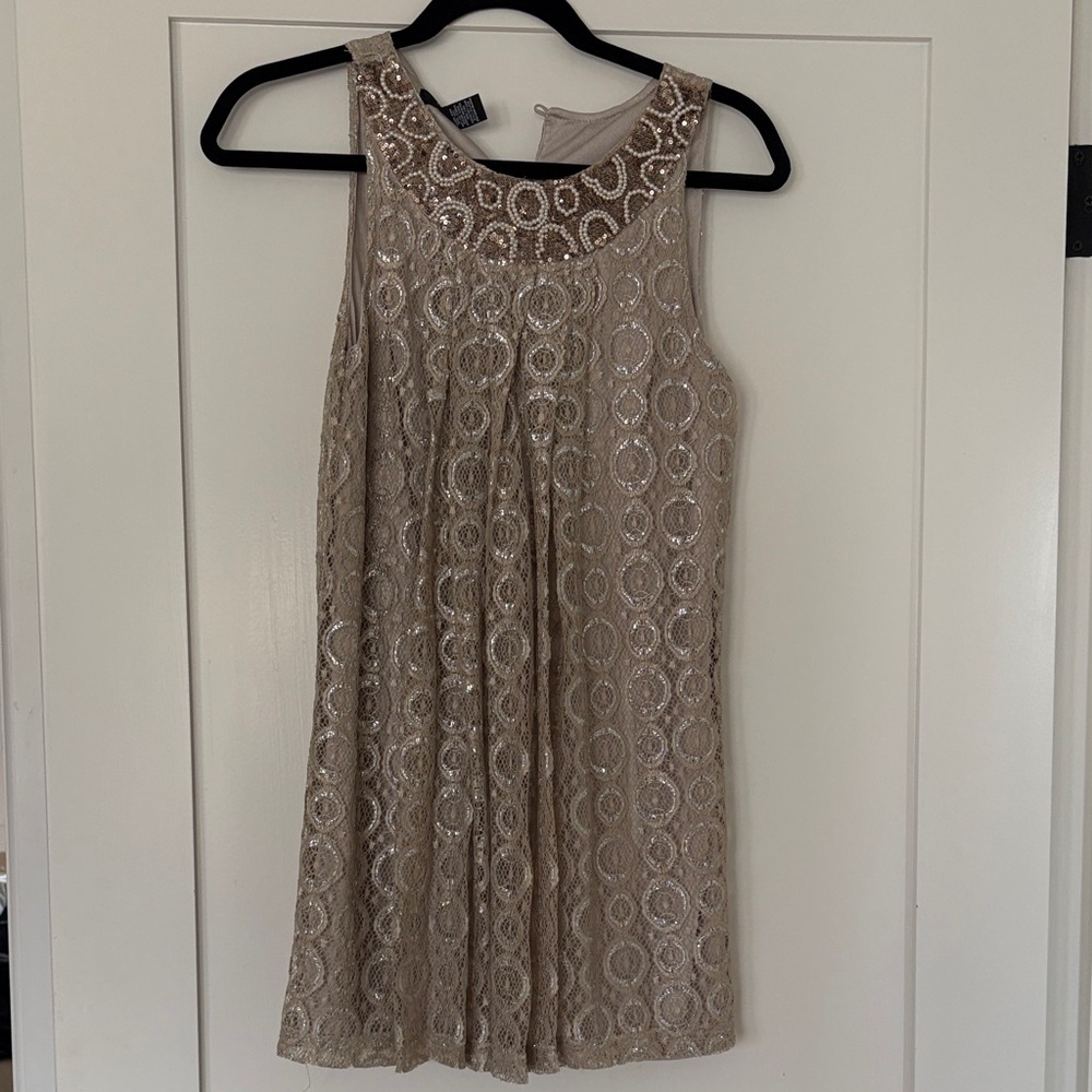 Elegant Beige Sleeveless Dress